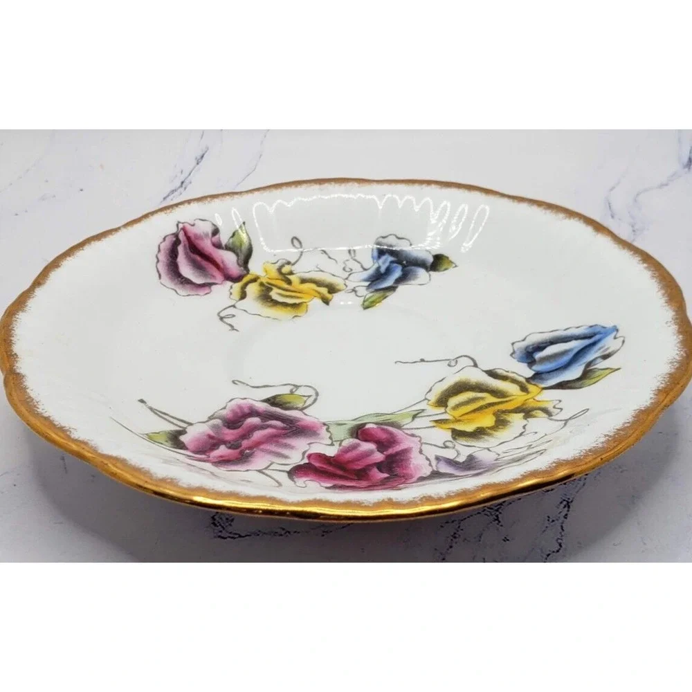 Salisbury Fine Bone China Sweet Pea Floral Pattern W/ Gold Trim Tea Cup & Saucer - Picture 2 of 14